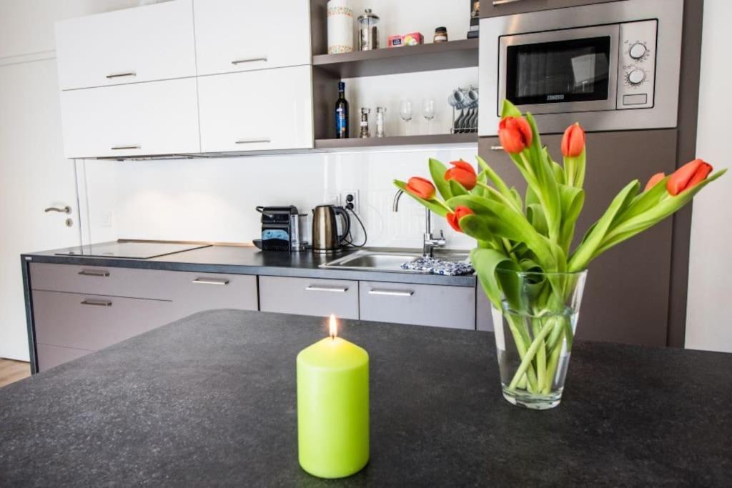 Appartamento Stylish With Balcony, 12 Min To Centre, Free Netflix & Wifi